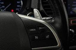 valkoinen Mitsubishi Outlander PHEV 2014 kuva 15.