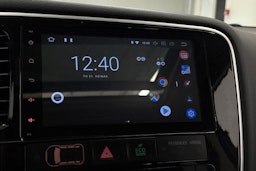valkoinen Mitsubishi Outlander PHEV 2014 kuva 21.