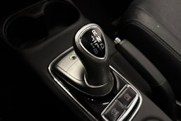 valkoinen Mitsubishi Outlander PHEV 2014 kuva 31.