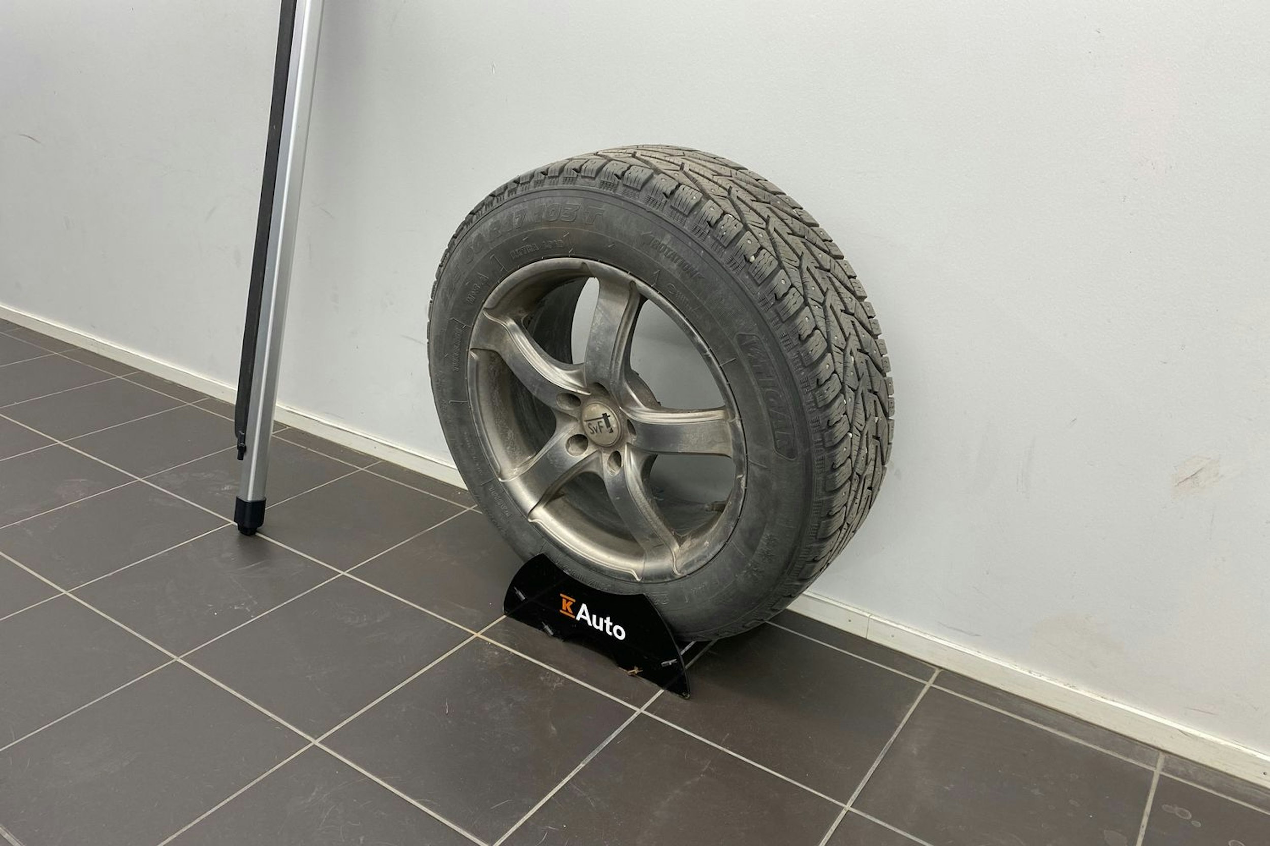 Harmaa Mitsubishi Outlander 2013 kuva 10.