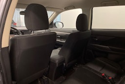 Harmaa Mitsubishi Outlander 2013 kuva 11.