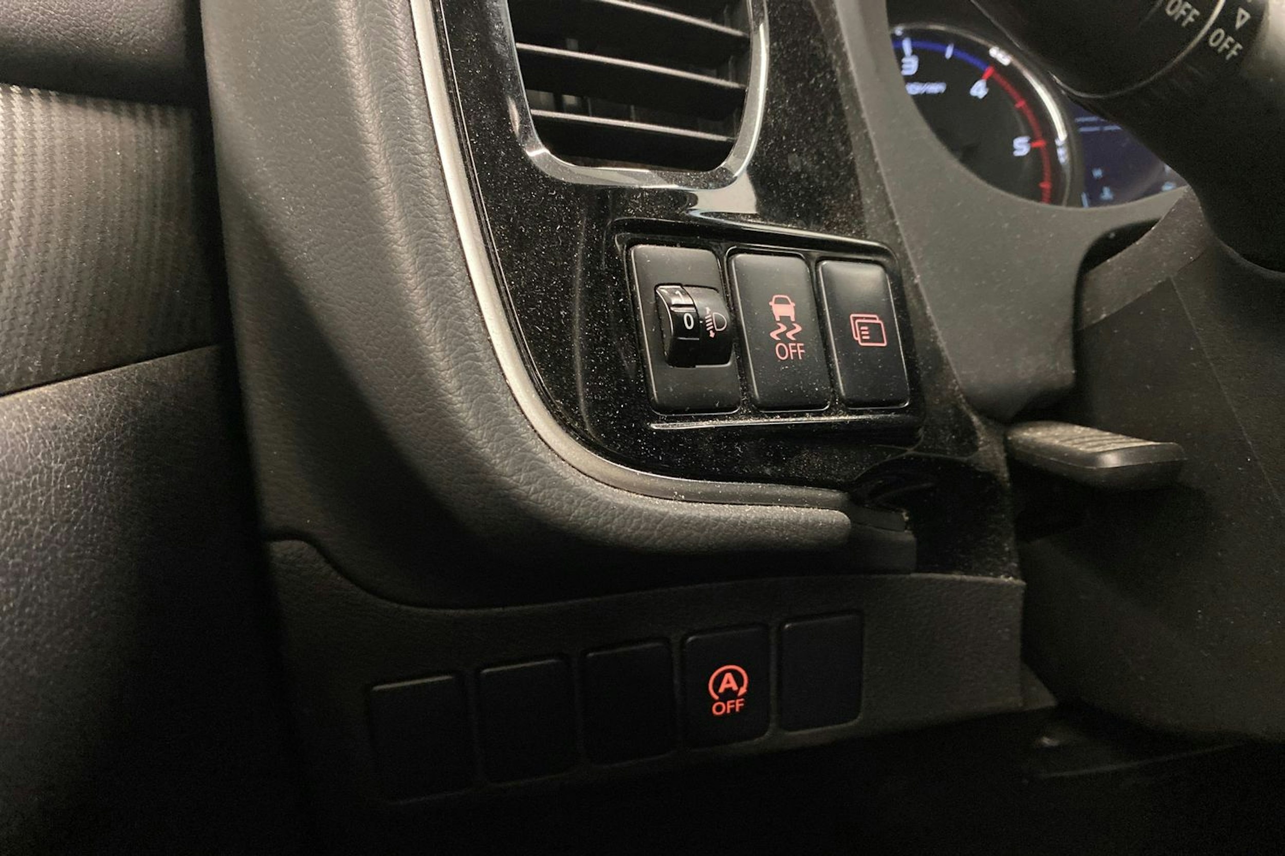 Harmaa Mitsubishi Outlander 2013 kuva 15.