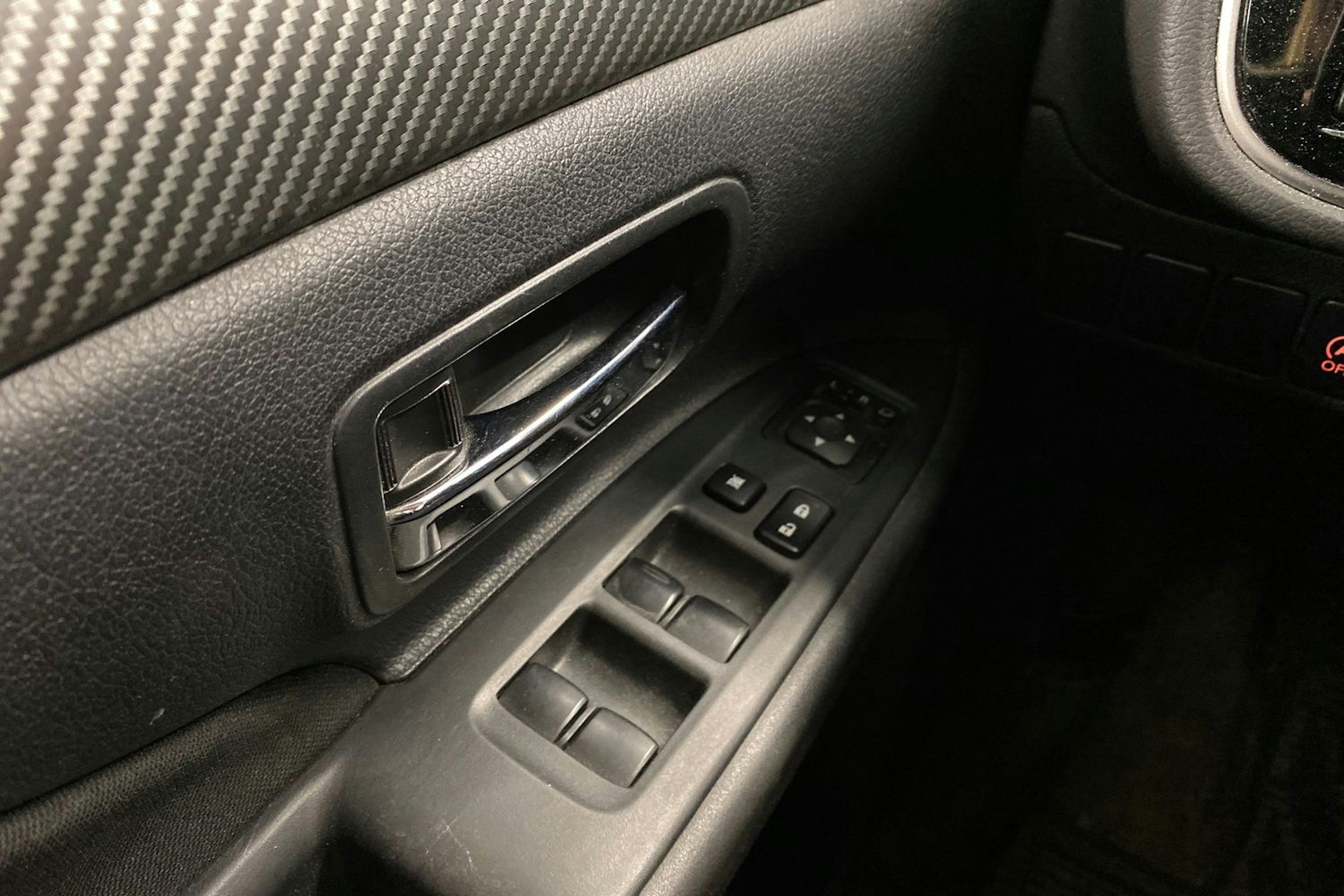 Harmaa Mitsubishi Outlander 2013 kuva 16.