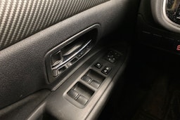 Harmaa Mitsubishi Outlander 2013 kuva 16.