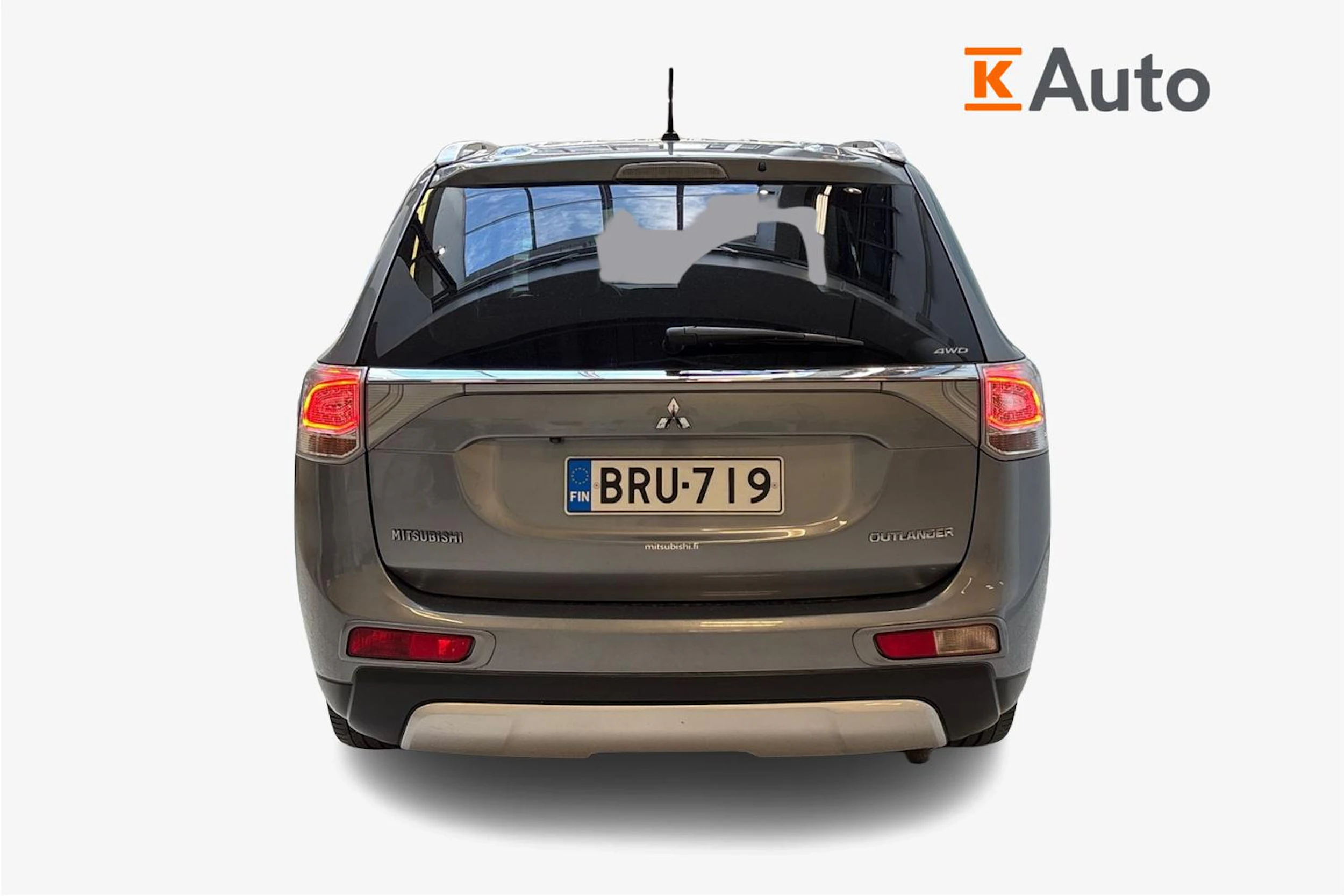 Harmaa Mitsubishi Outlander 2014 kuva 3.