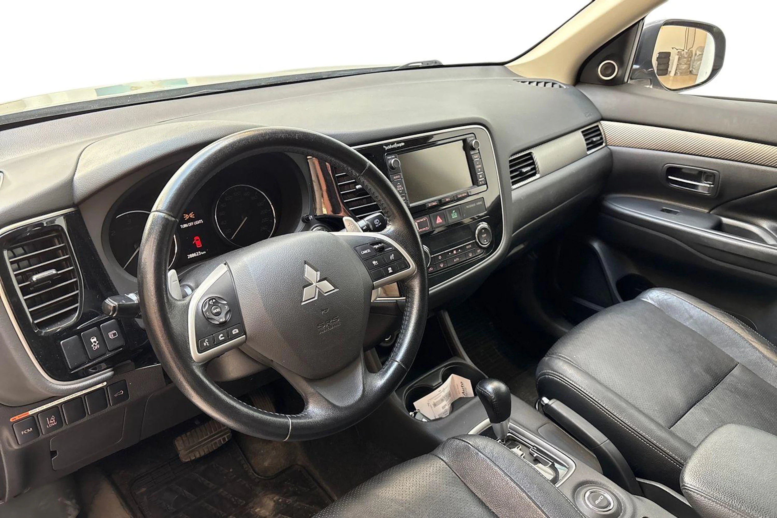 Harmaa Mitsubishi Outlander 2014 kuva 6.