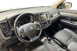 Harmaa Mitsubishi Outlander 2014 kuva 6.