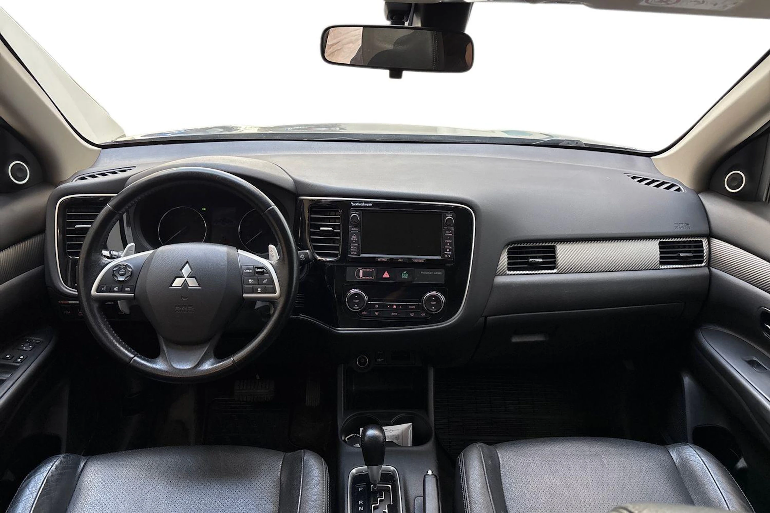 Harmaa Mitsubishi Outlander 2014 kuva 7.