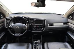 Harmaa Mitsubishi Outlander 2014 kuva 7.