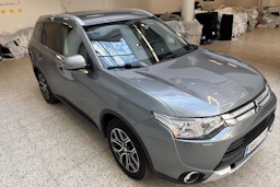 Harmaa Mitsubishi Outlander 2014 kuva 15.