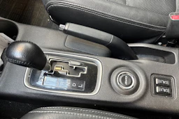 Harmaa Mitsubishi Outlander 2014 kuva 23.