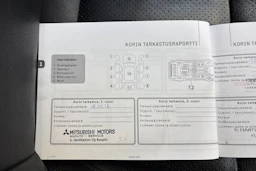 Harmaa Mitsubishi Outlander 2014 kuva 27.
