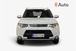 Valkoinen Mitsubishi Outlander 2014 kuva 5.