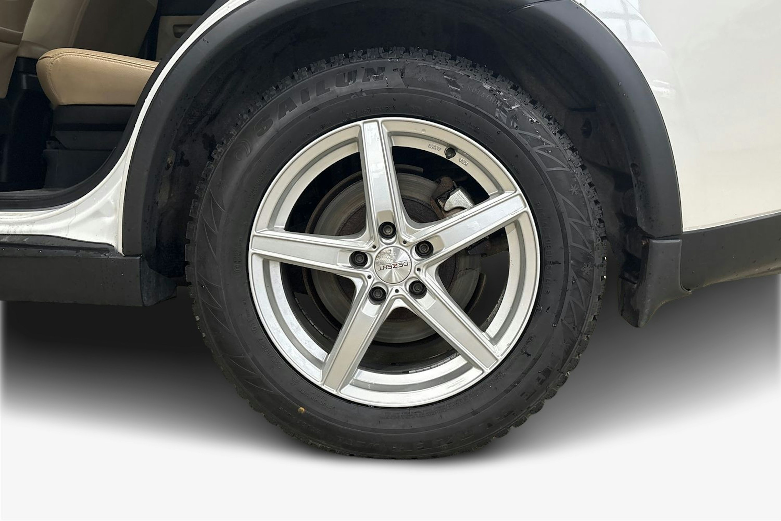 Valkoinen Mitsubishi Outlander 2014 kuva 11.