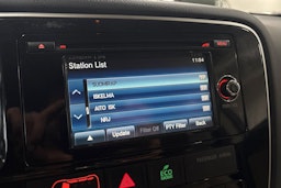 Valkoinen Mitsubishi Outlander 2014 kuva 18.