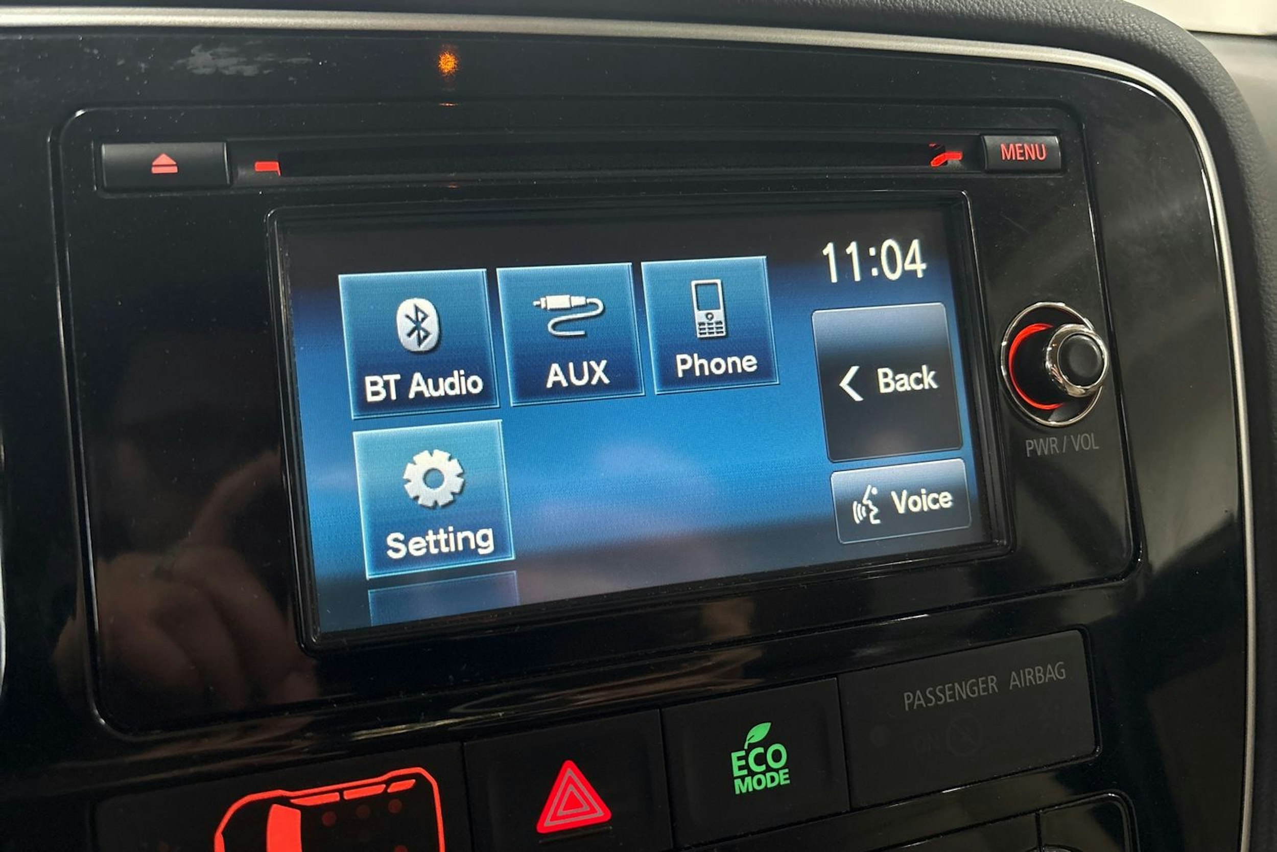 Valkoinen Mitsubishi Outlander 2014 kuva 19.