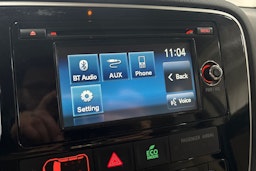 Valkoinen Mitsubishi Outlander 2014 kuva 19.