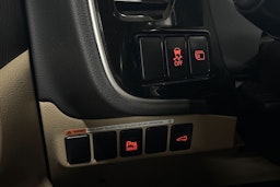 Valkoinen Mitsubishi Outlander 2014 kuva 21.