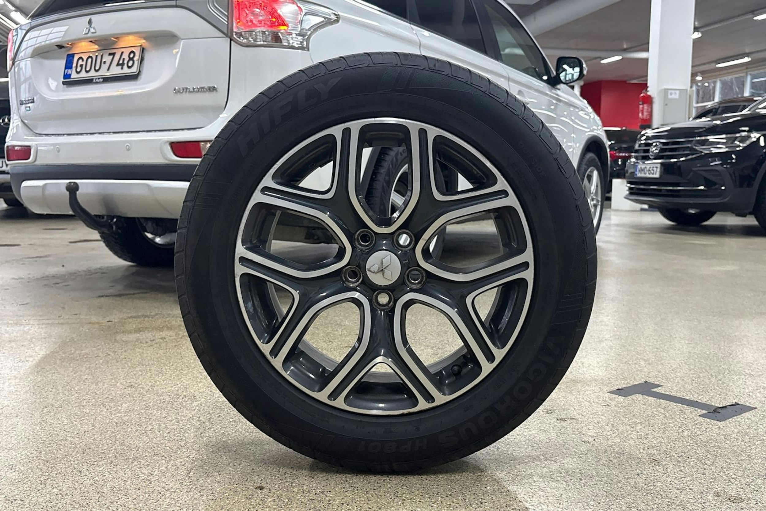 Valkoinen Mitsubishi Outlander 2014 kuva 28.