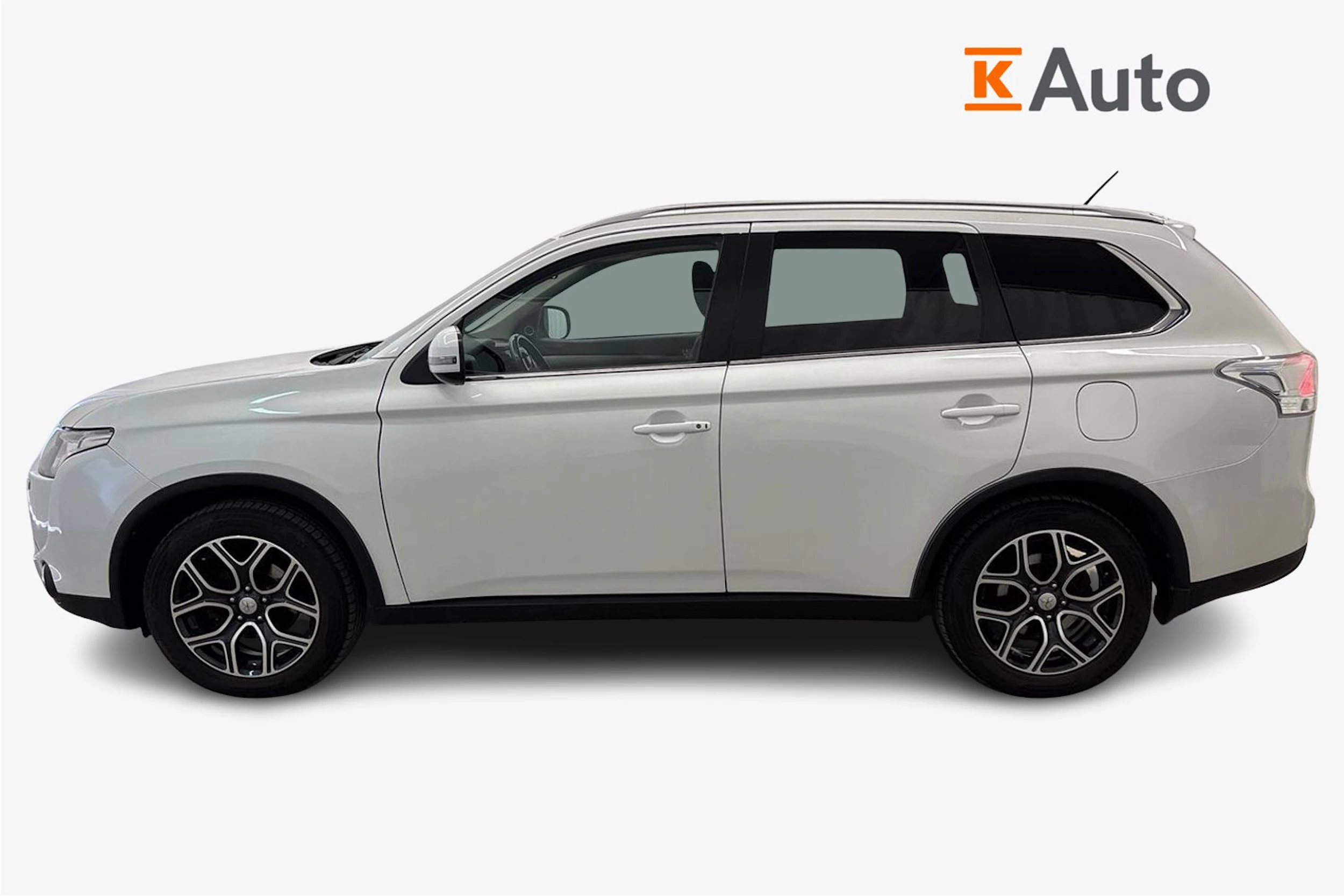 valkoinen Mitsubishi Outlander 2014 kuva 7.