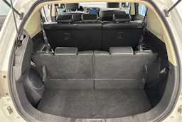 valkoinen Mitsubishi Outlander 2014 kuva 17.