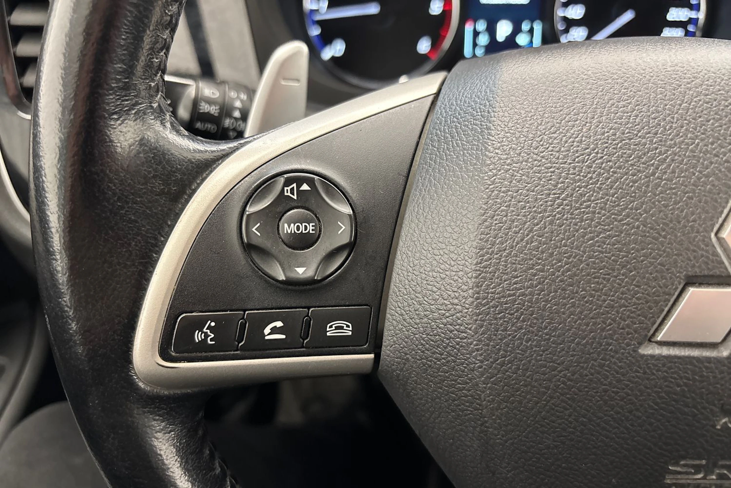 valkoinen Mitsubishi Outlander 2014 kuva 23.