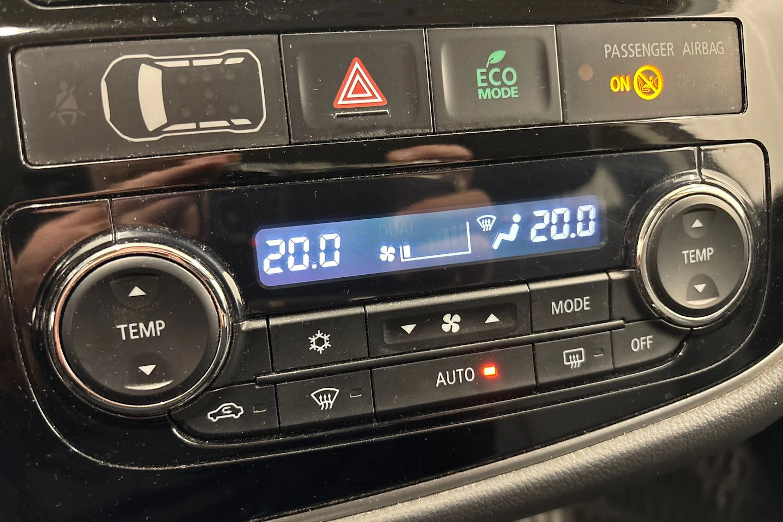 valkoinen Mitsubishi Outlander 2014 kuva 28.