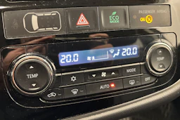 valkoinen Mitsubishi Outlander 2014 kuva 28.