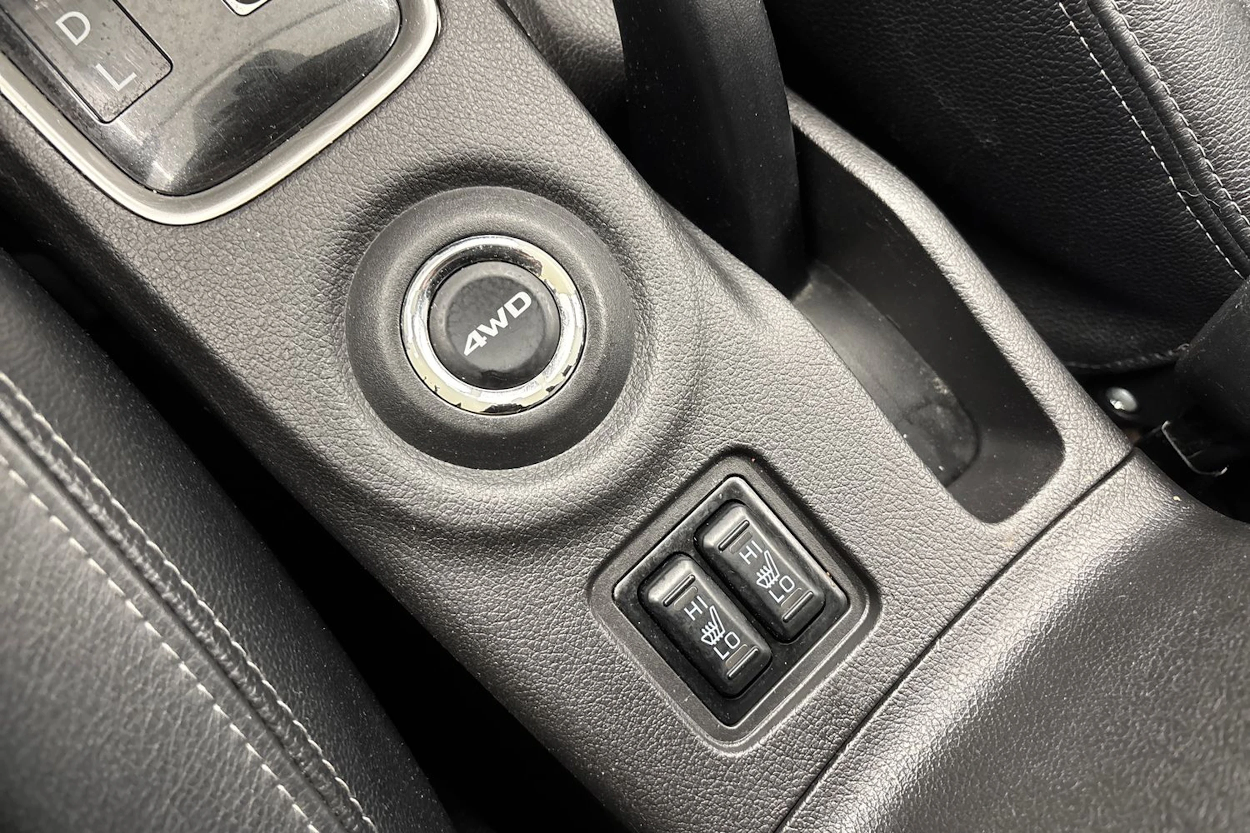valkoinen Mitsubishi Outlander 2014 kuva 30.