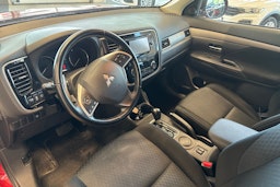 Punainen Mitsubishi Outlander 2014 kuva 3.