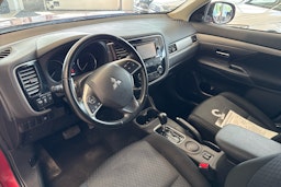Punainen Mitsubishi Outlander 2014 kuva 6.