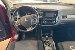 Punainen Mitsubishi Outlander 2014 kuva 7.