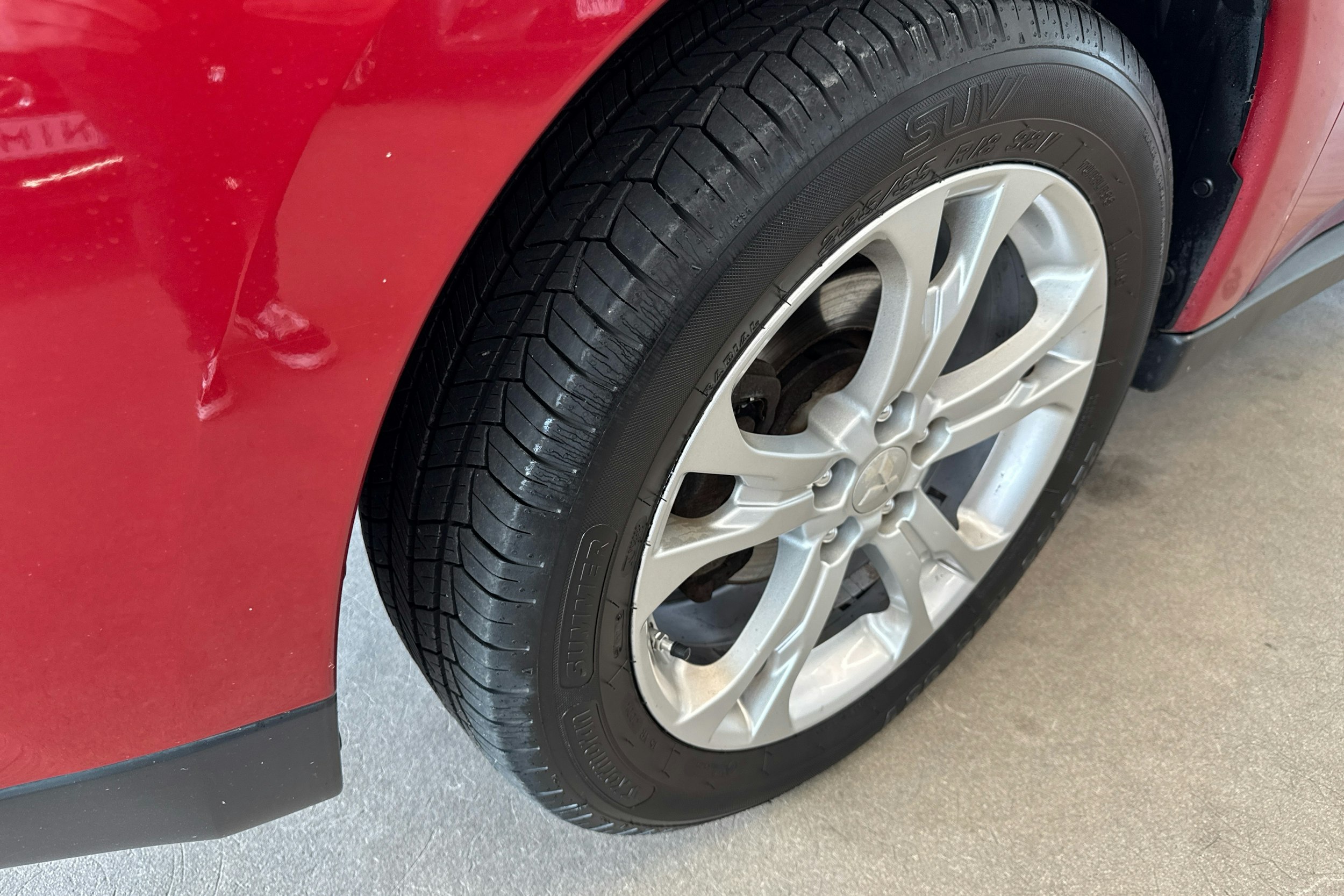 Punainen Mitsubishi Outlander 2014 kuva 10.