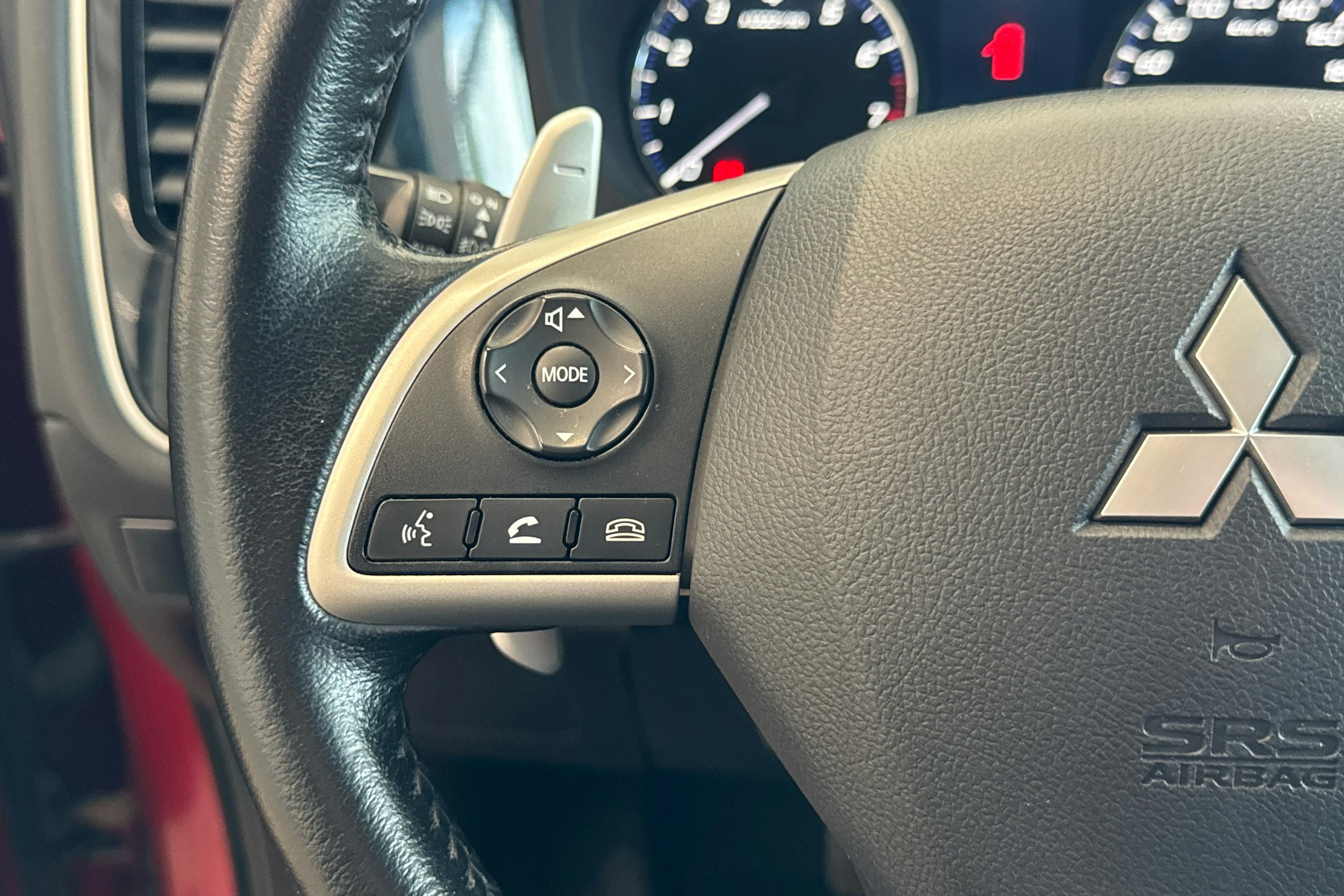 Punainen Mitsubishi Outlander 2014 kuva 12.