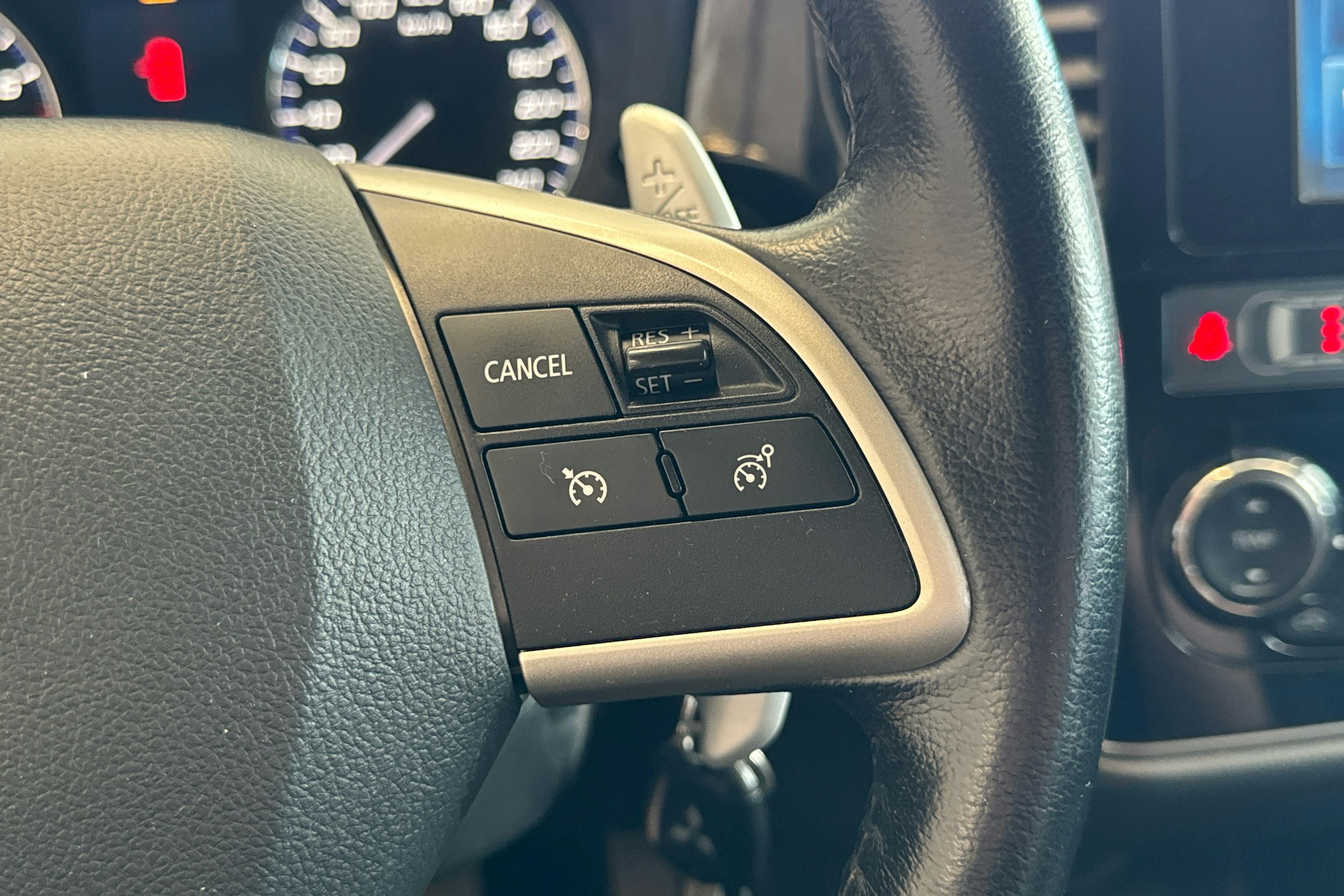 Punainen Mitsubishi Outlander 2014 kuva 13.