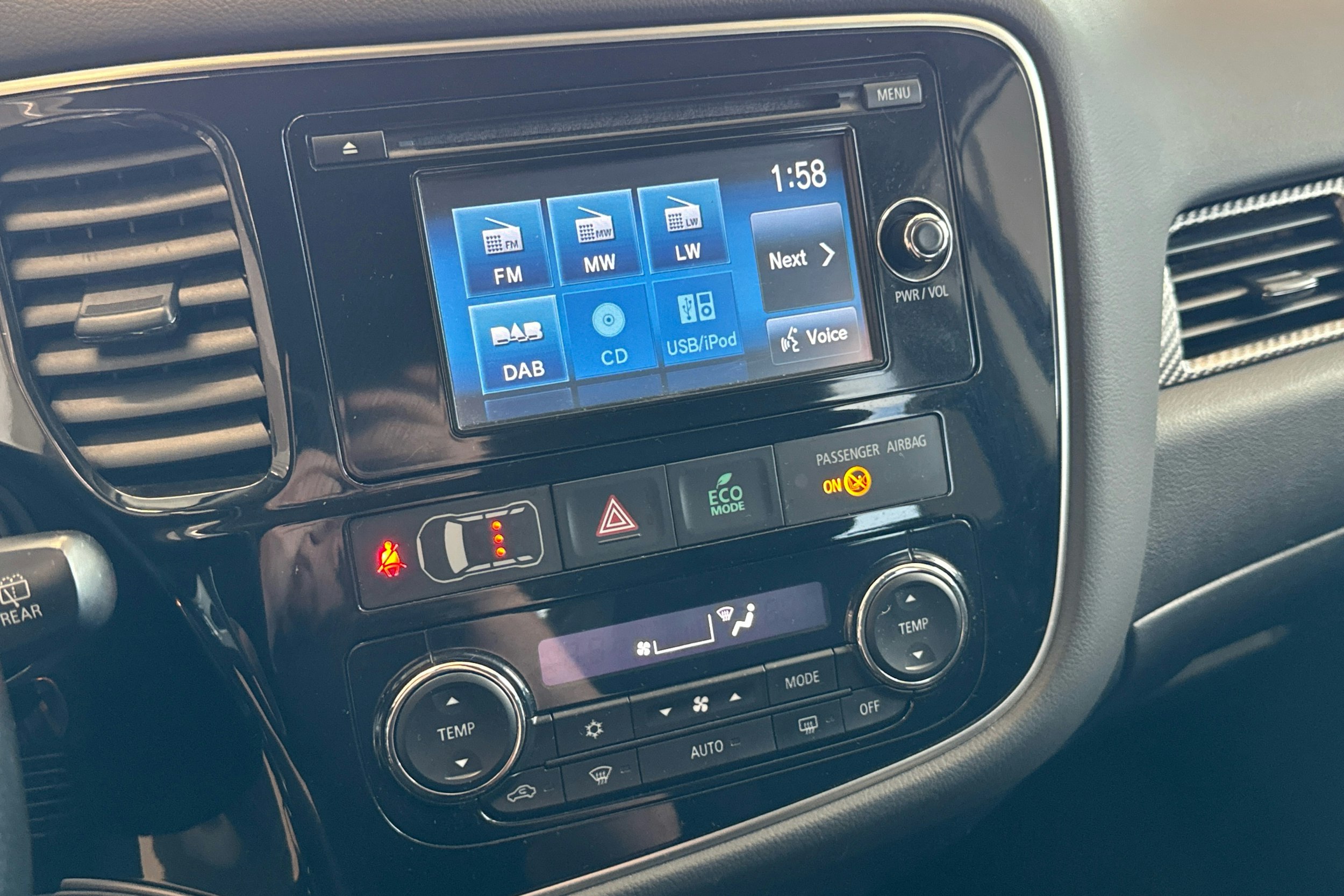 Punainen Mitsubishi Outlander 2014 kuva 14.