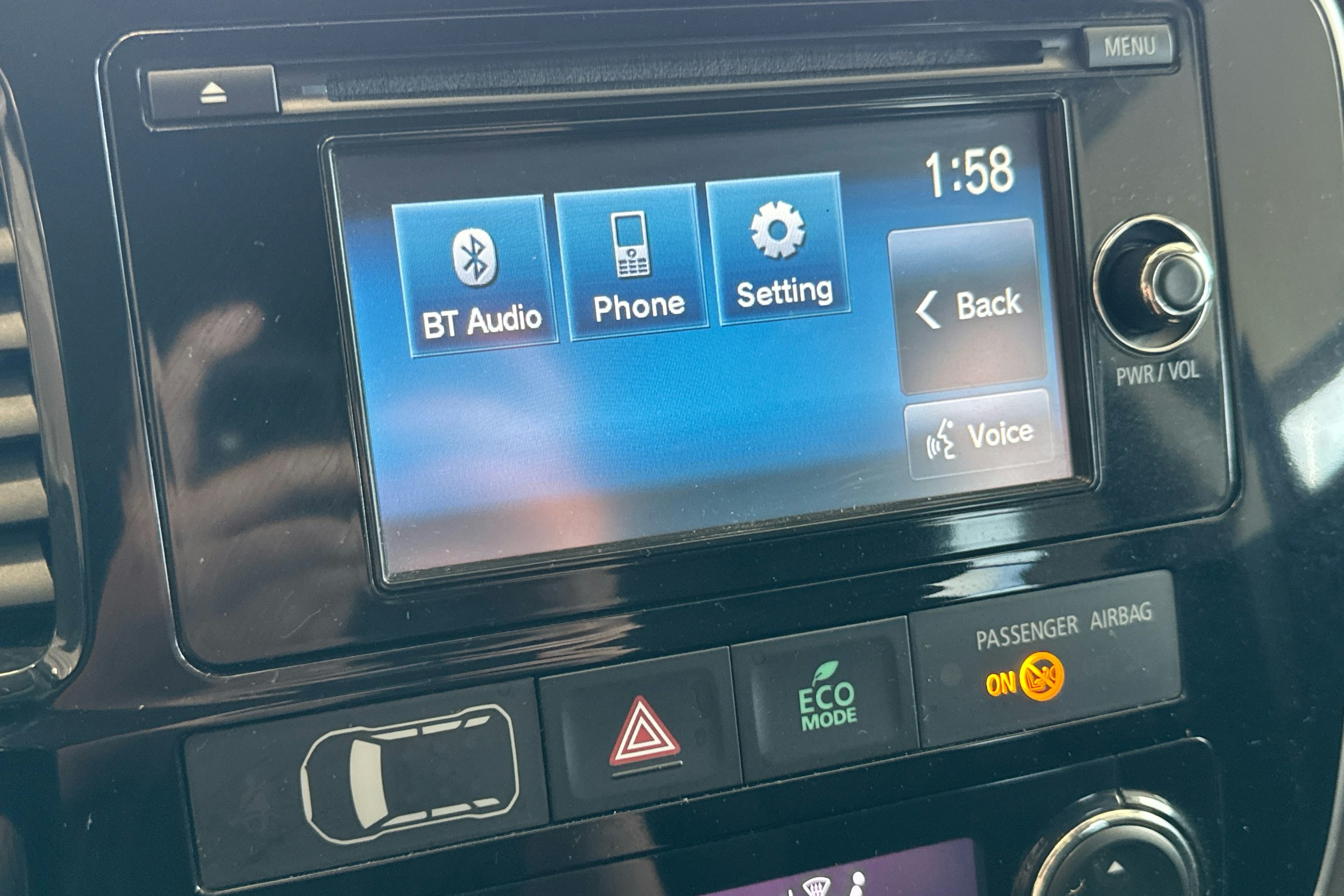 Punainen Mitsubishi Outlander 2014 kuva 16.