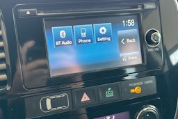 Punainen Mitsubishi Outlander 2014 kuva 16.