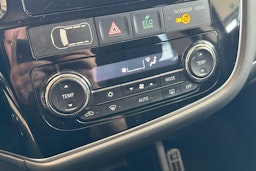 Punainen Mitsubishi Outlander 2014 kuva 17.