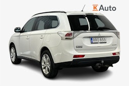 Valkoinen Mitsubishi Outlander 2014 kuva 2.