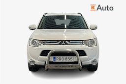 Valkoinen Mitsubishi Outlander 2014 kuva 5.