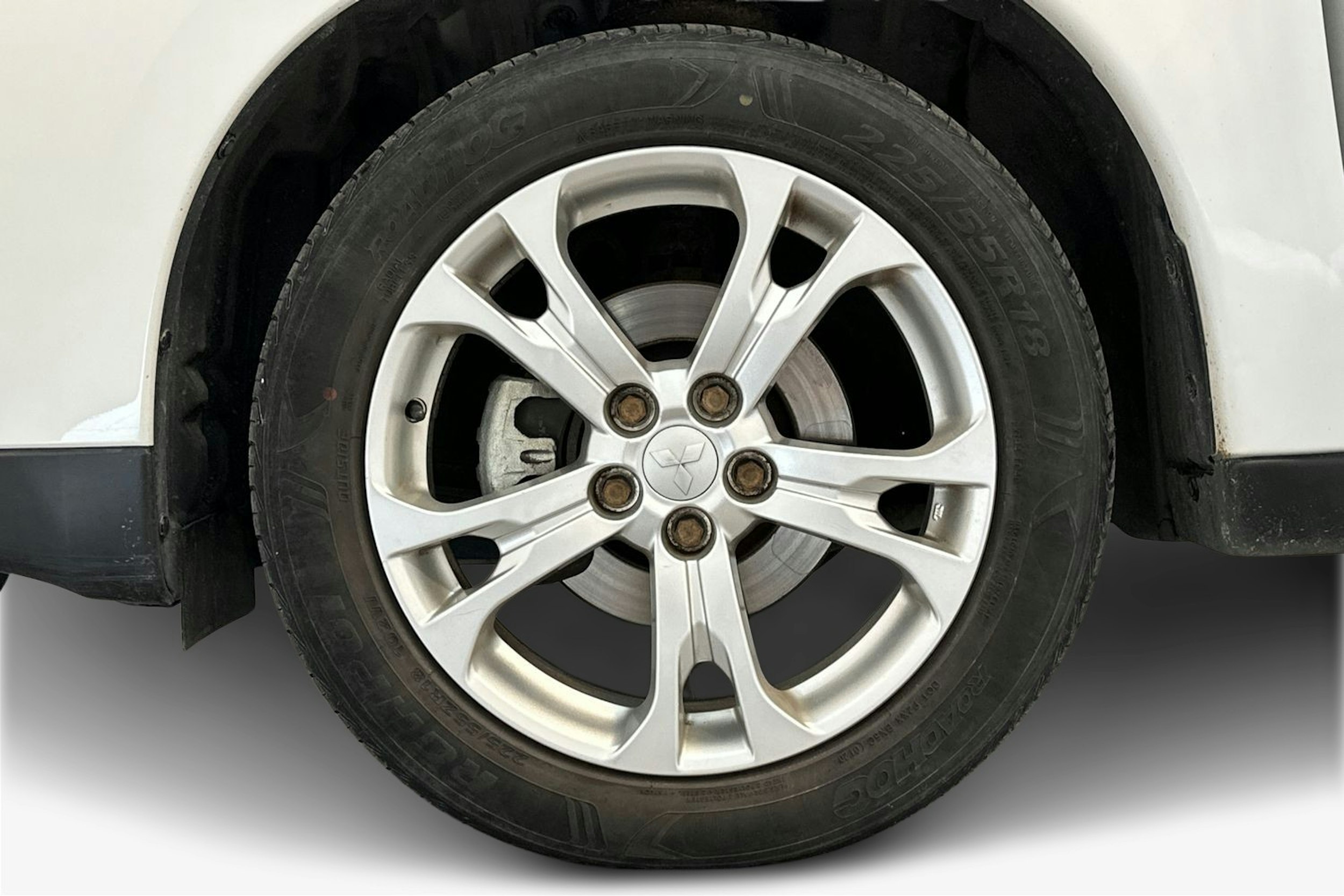 Valkoinen Mitsubishi Outlander 2014 kuva 11.