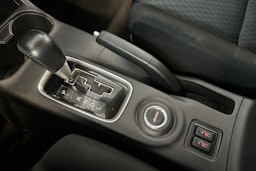 Valkoinen Mitsubishi Outlander 2014 kuva 20.