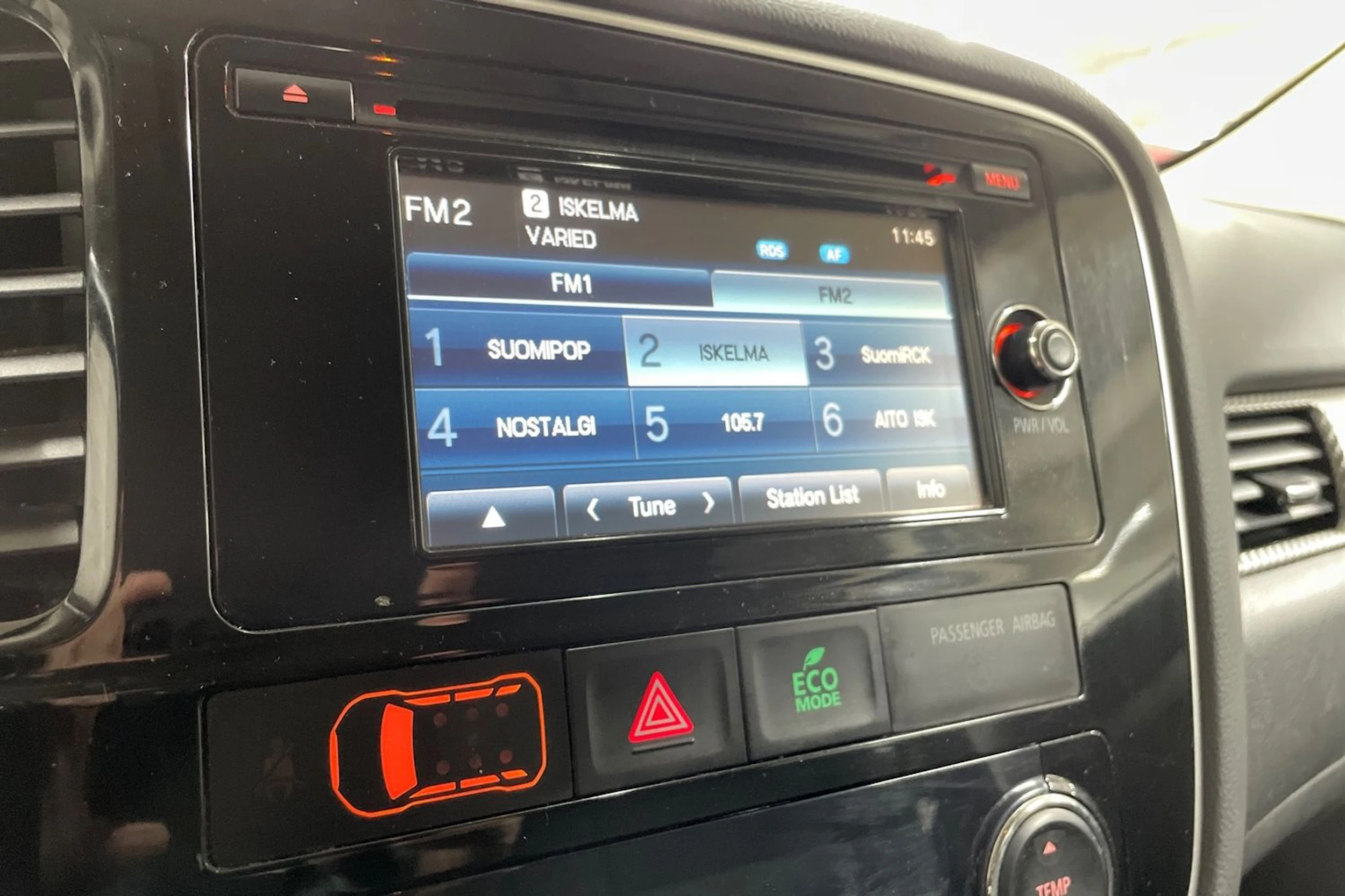 Musta Mitsubishi Outlander 2014 kuva 11.