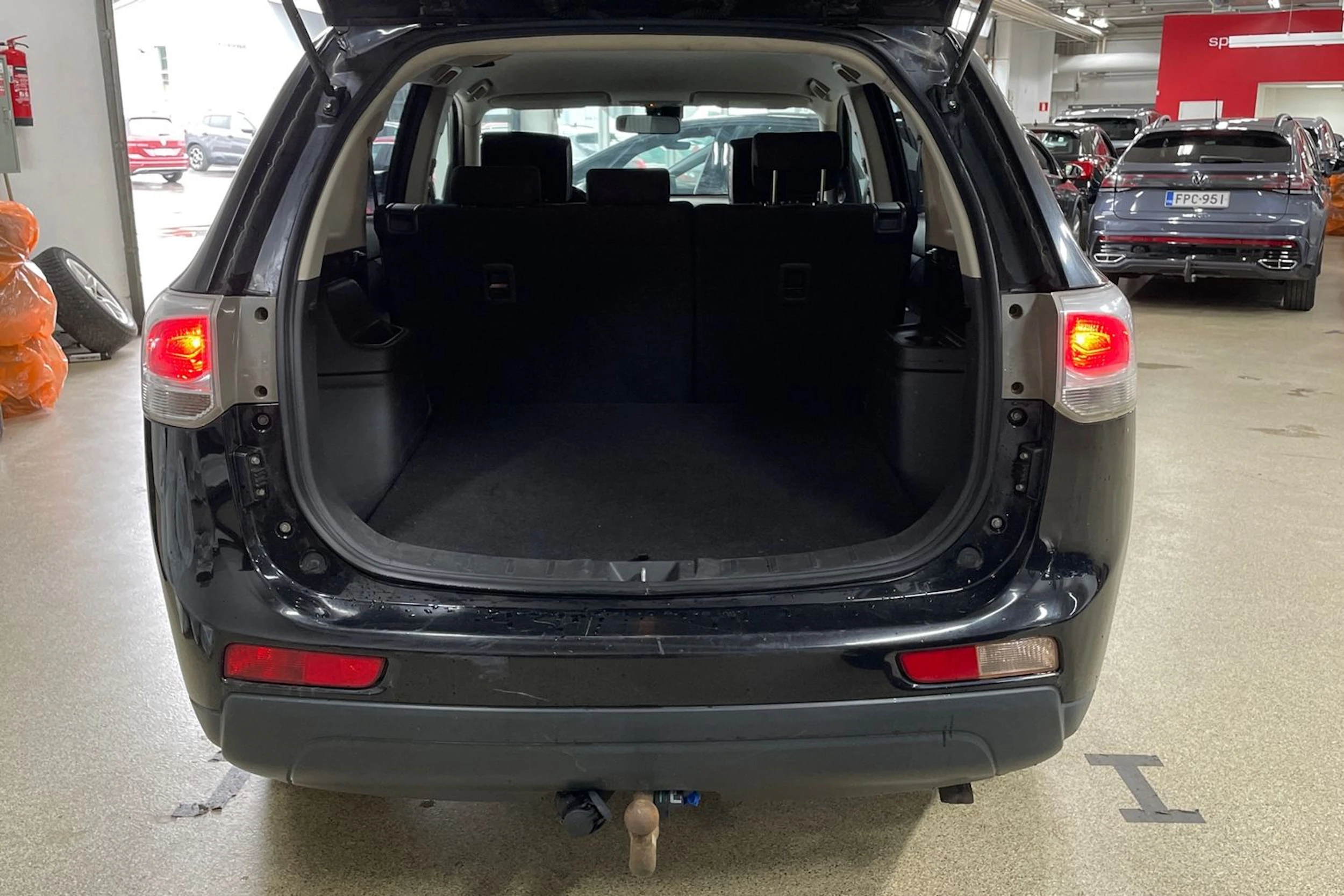 Musta Mitsubishi Outlander 2014 kuva 15.