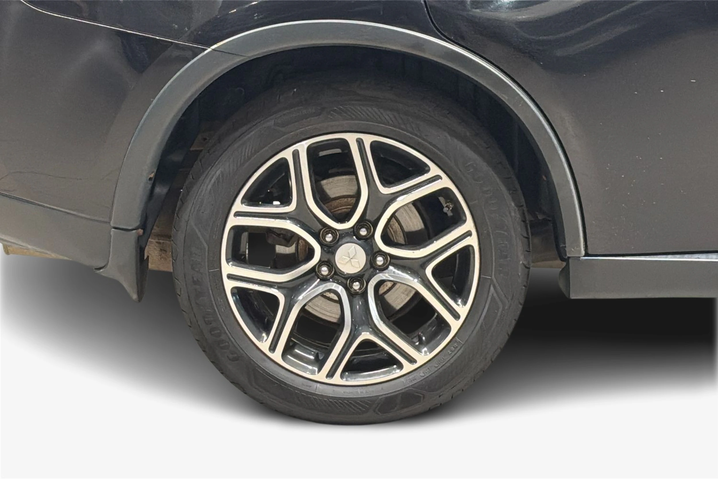 Musta Mitsubishi Outlander 2015 kuva 12.