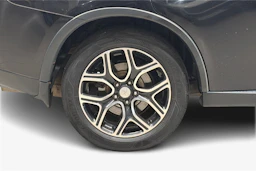 Musta Mitsubishi Outlander 2015 kuva 12.