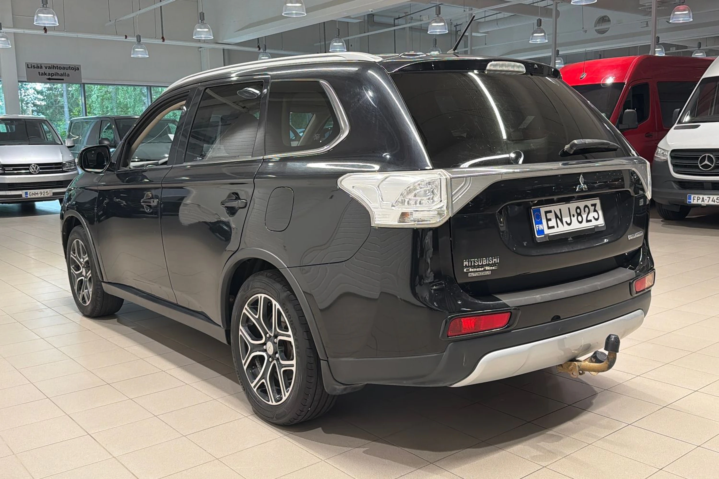 Musta Mitsubishi Outlander 2015 kuva 22.