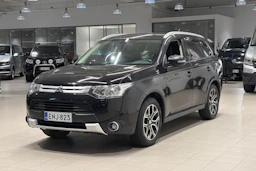 Musta Mitsubishi Outlander 2015 kuva 23.
