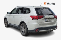 valkoinen Mitsubishi Outlander 2015 kuva 2.